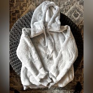 Womens American Eagle Aerie Gray Hooded Faux Fur Sweatshirt size Medium